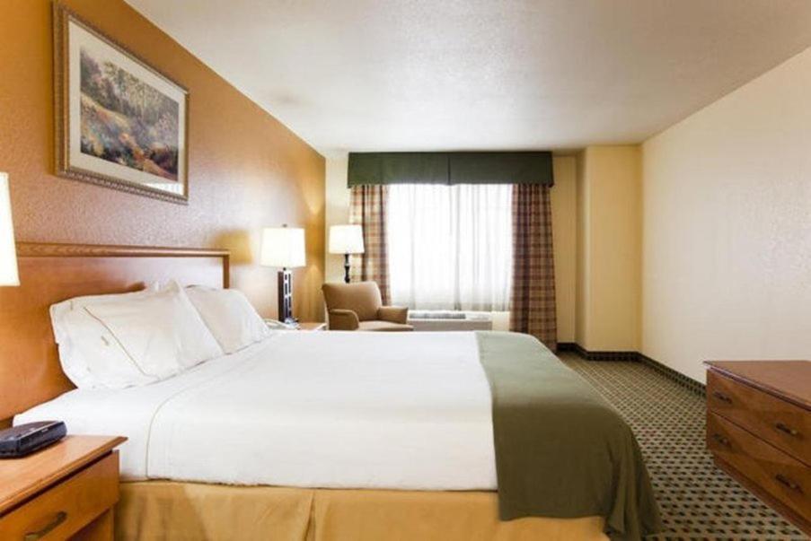 Holiday Inn Express Hotel & Suites Hesperia, An Ihg Hotel Экстерьер фото
