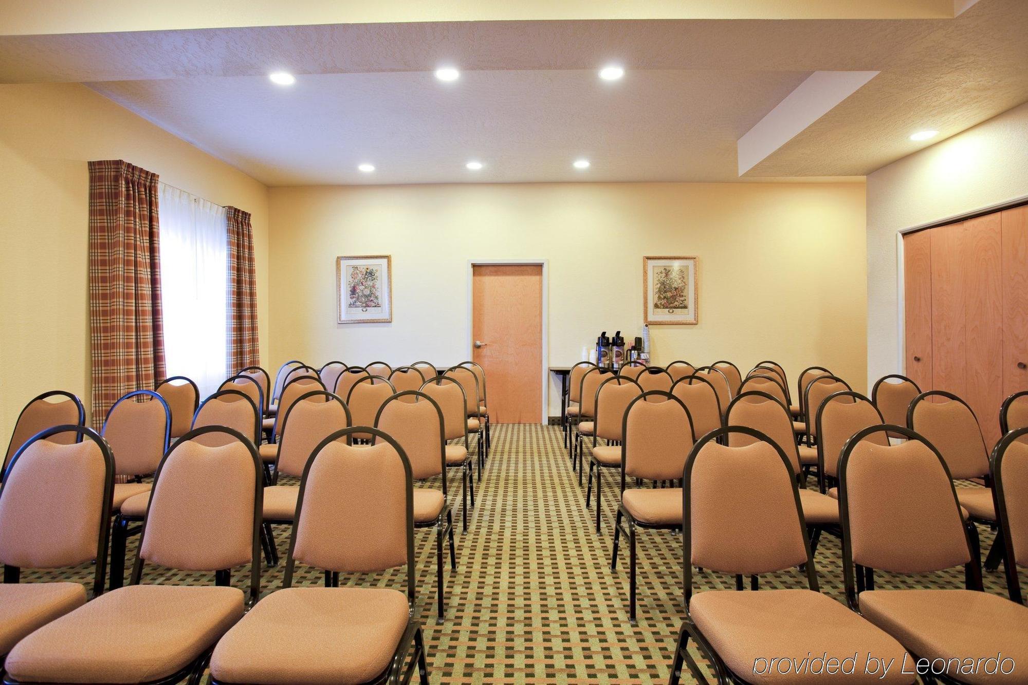 Holiday Inn Express Hotel & Suites Hesperia, An Ihg Hotel Экстерьер фото