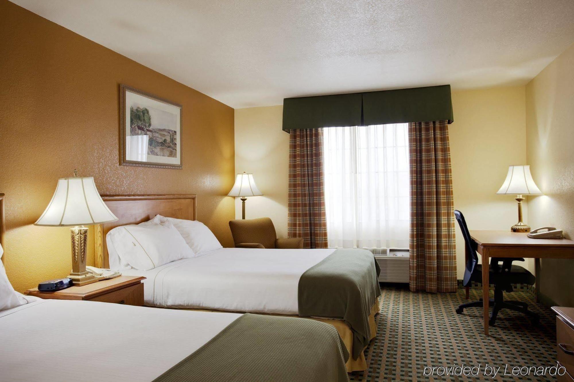 Holiday Inn Express Hotel & Suites Hesperia, An Ihg Hotel Экстерьер фото