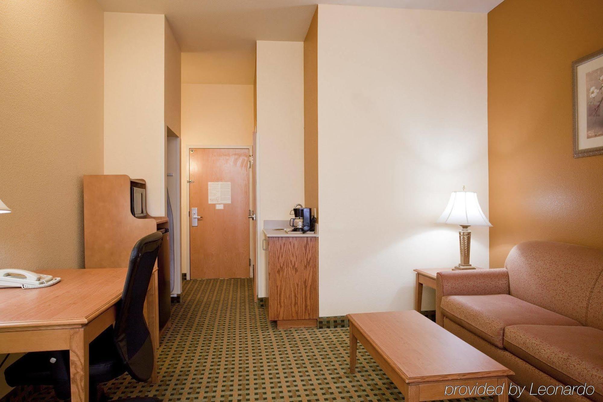 Holiday Inn Express Hotel & Suites Hesperia, An Ihg Hotel Номер фото